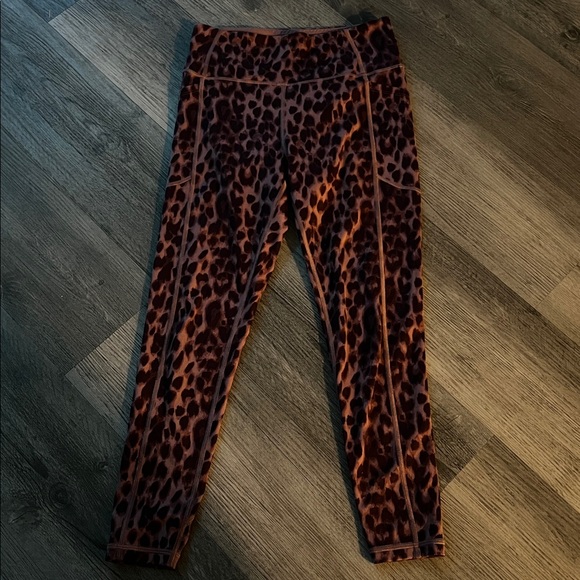 Victoria's Secret Brown Leopard Print Leggings - Picture 1 of 3